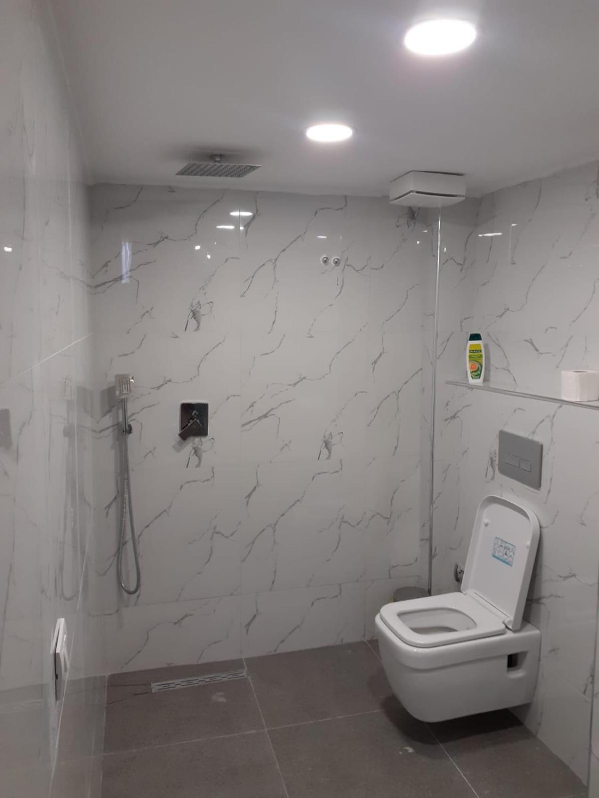 Driti Central Hotel Tirana Buitenkant foto