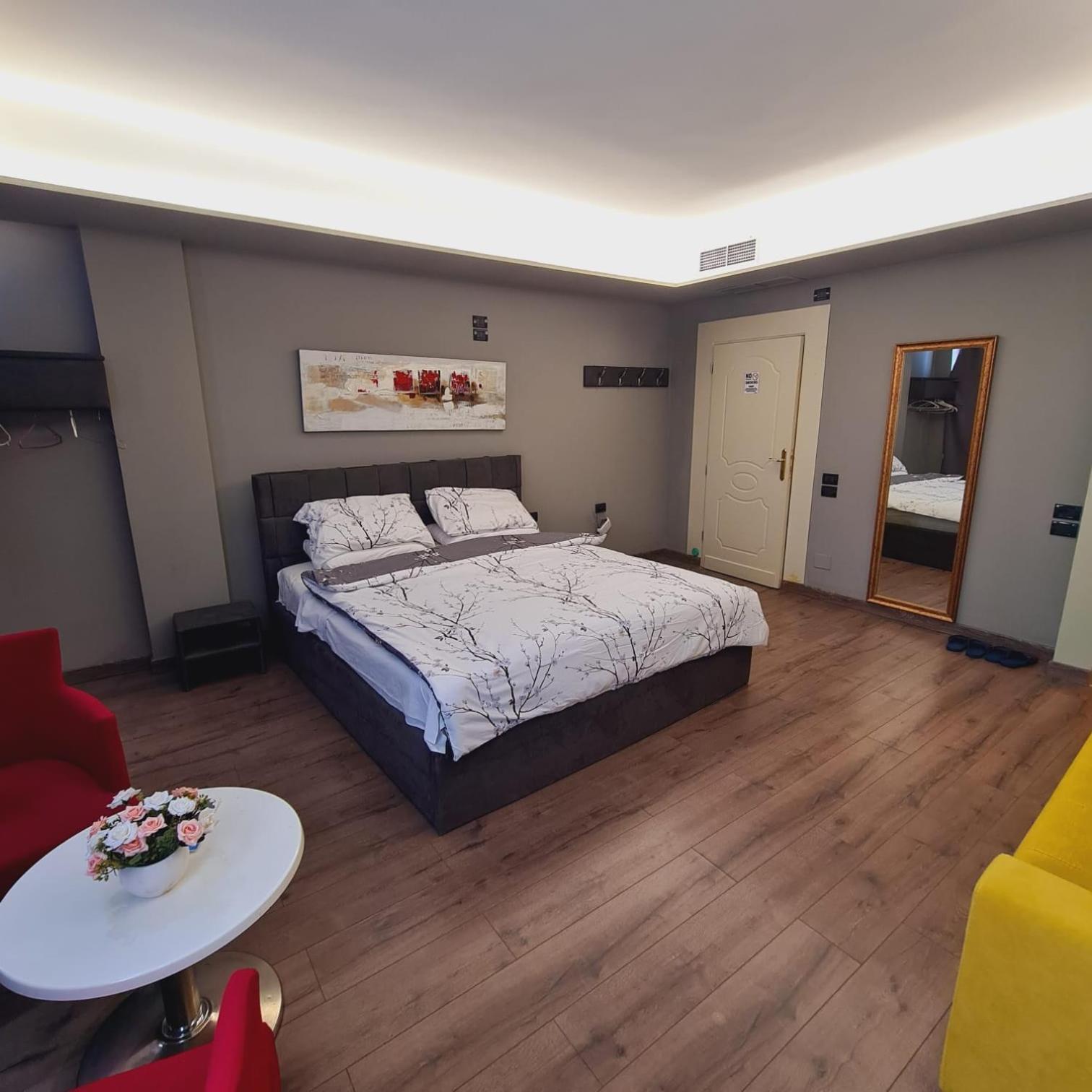 Driti Central Hotel Tirana Buitenkant foto