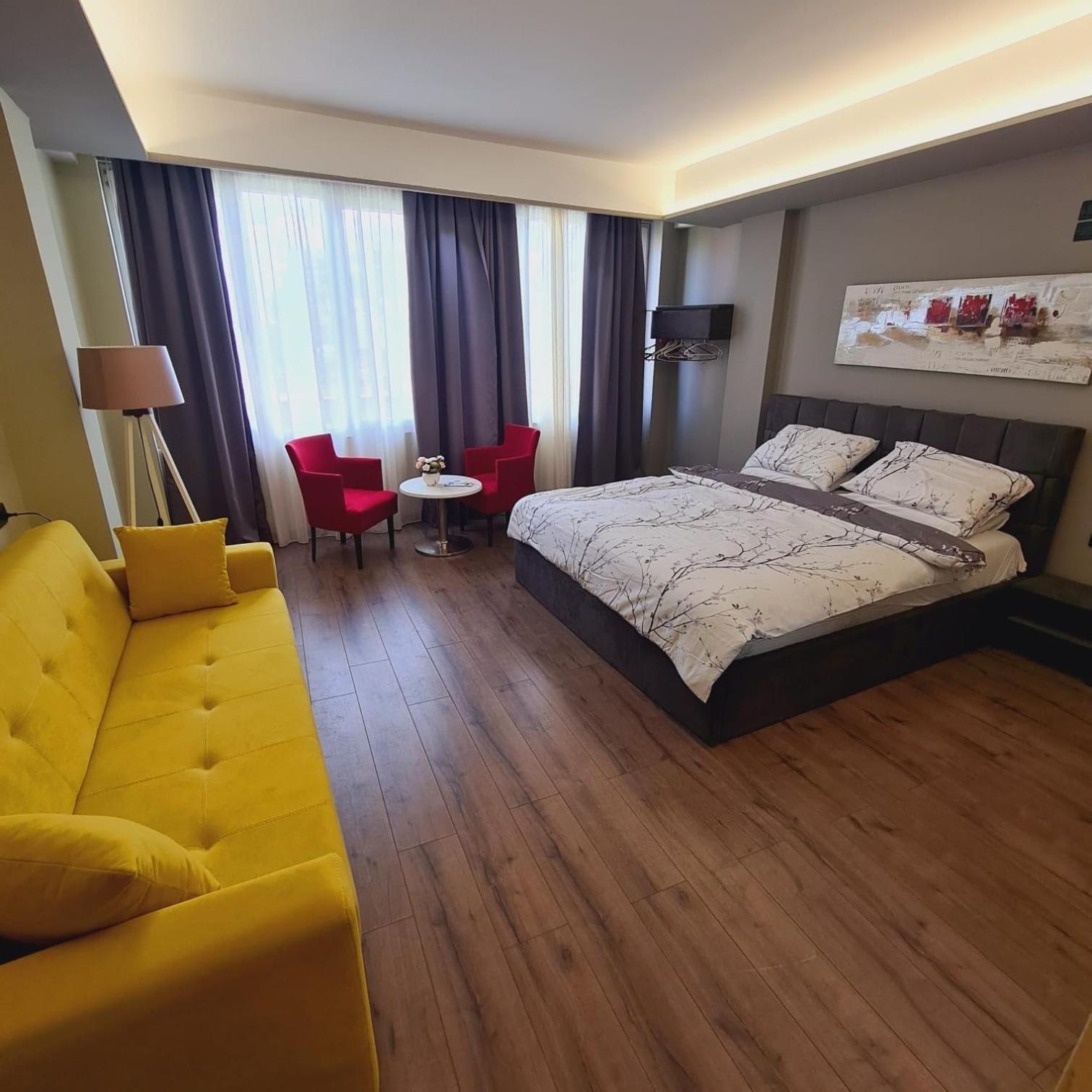 Driti Central Hotel Tirana Buitenkant foto
